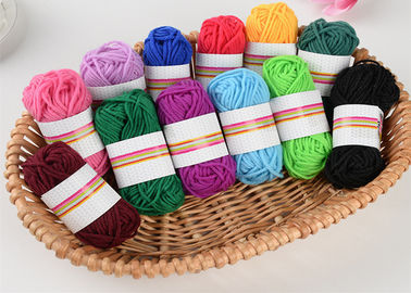 Porcellana L'acrilico assortito della palla 100% di colore DIY lavora all'uncinetto il filato per il lavoro a maglia, ODM fornitore